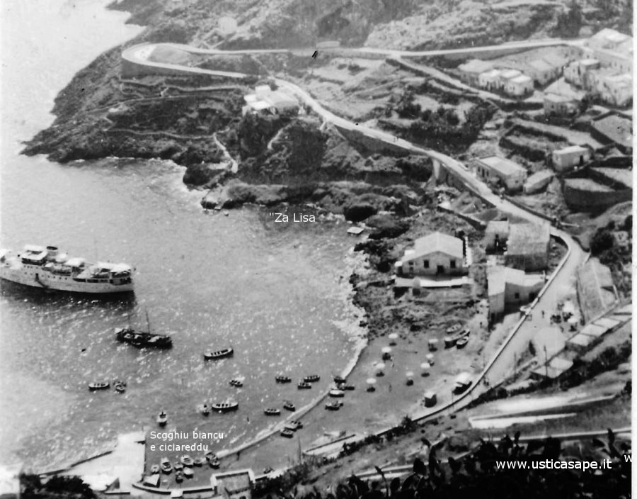 Ustica, Antica foto della cala con i ricordi degli anziani - a Za Lica - u scogghiu biancu - u ciciareddu